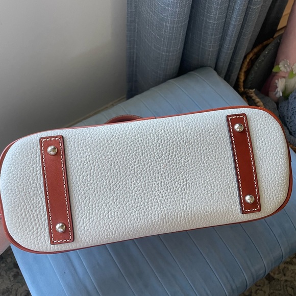 Dooney and Bourke bag - Picture 8 of 8